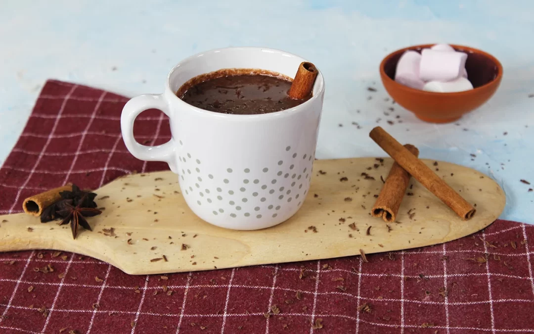 Tüm Sezonların İçeceği: Sıcak Çikolata Tarifi